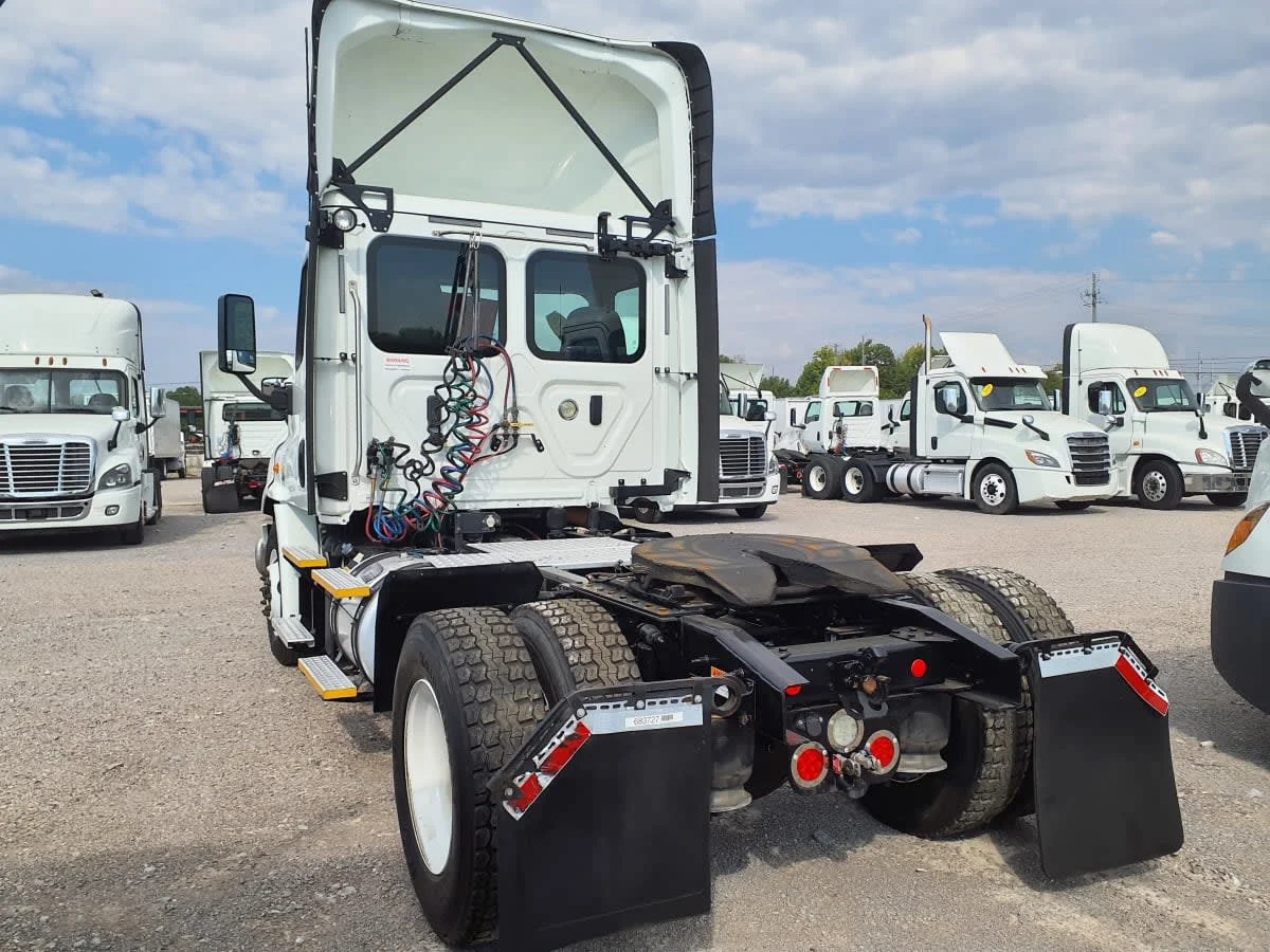 2018 Freightliner Cascadia in Birmingham, AL — photo 6