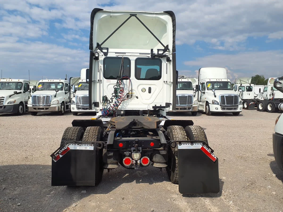 2018 Freightliner Cascadia in Birmingham, AL — photo 5