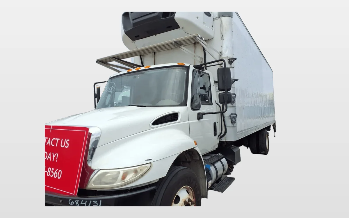 2018 International 4300 - image 1