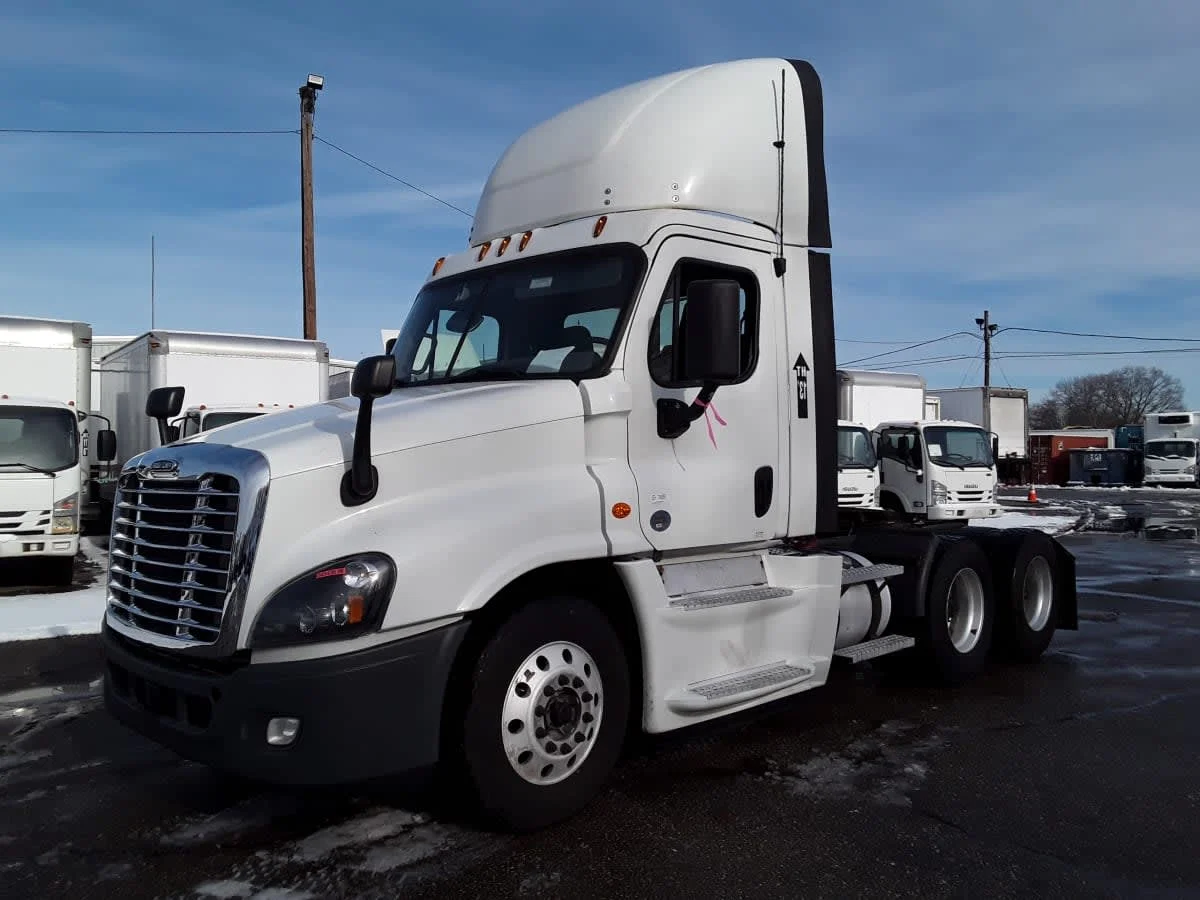 2020 Freightliner Cascadia in Salisbury, MA
