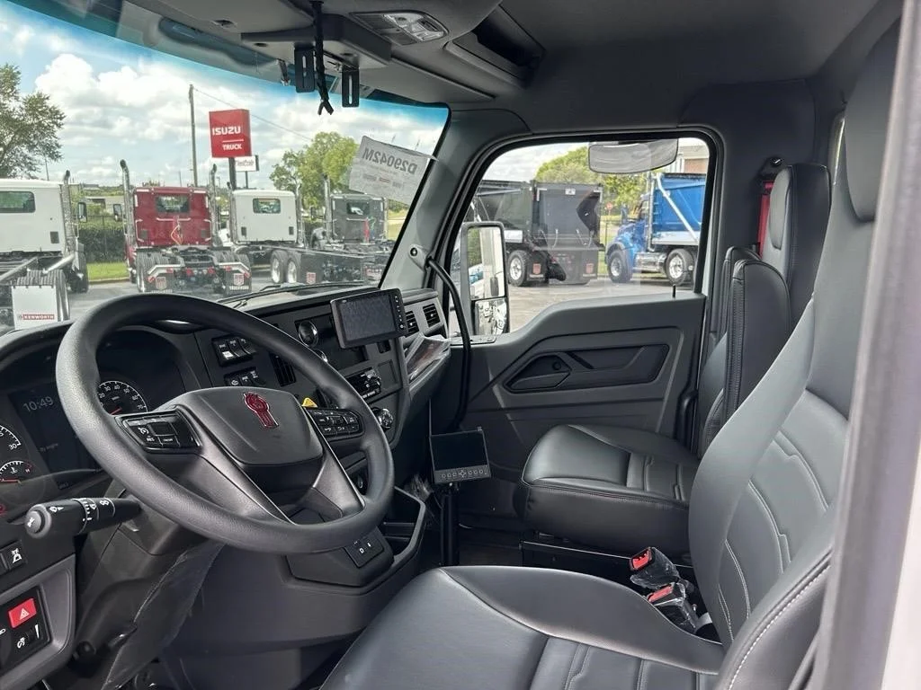 2027 Kenworth in Jackson, MS — photo 10