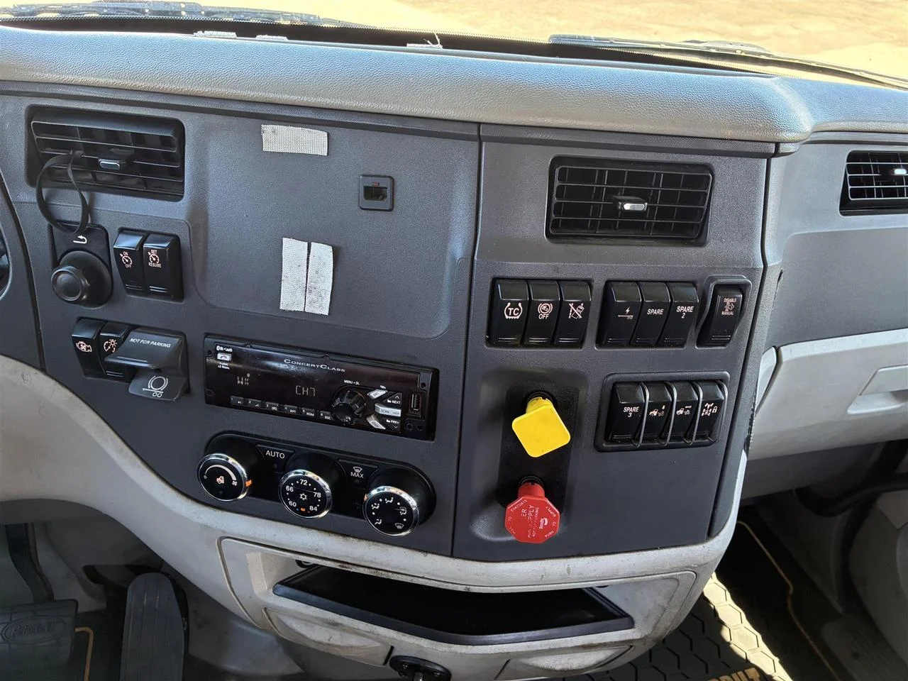 2020 Peterbilt 579 - image 10