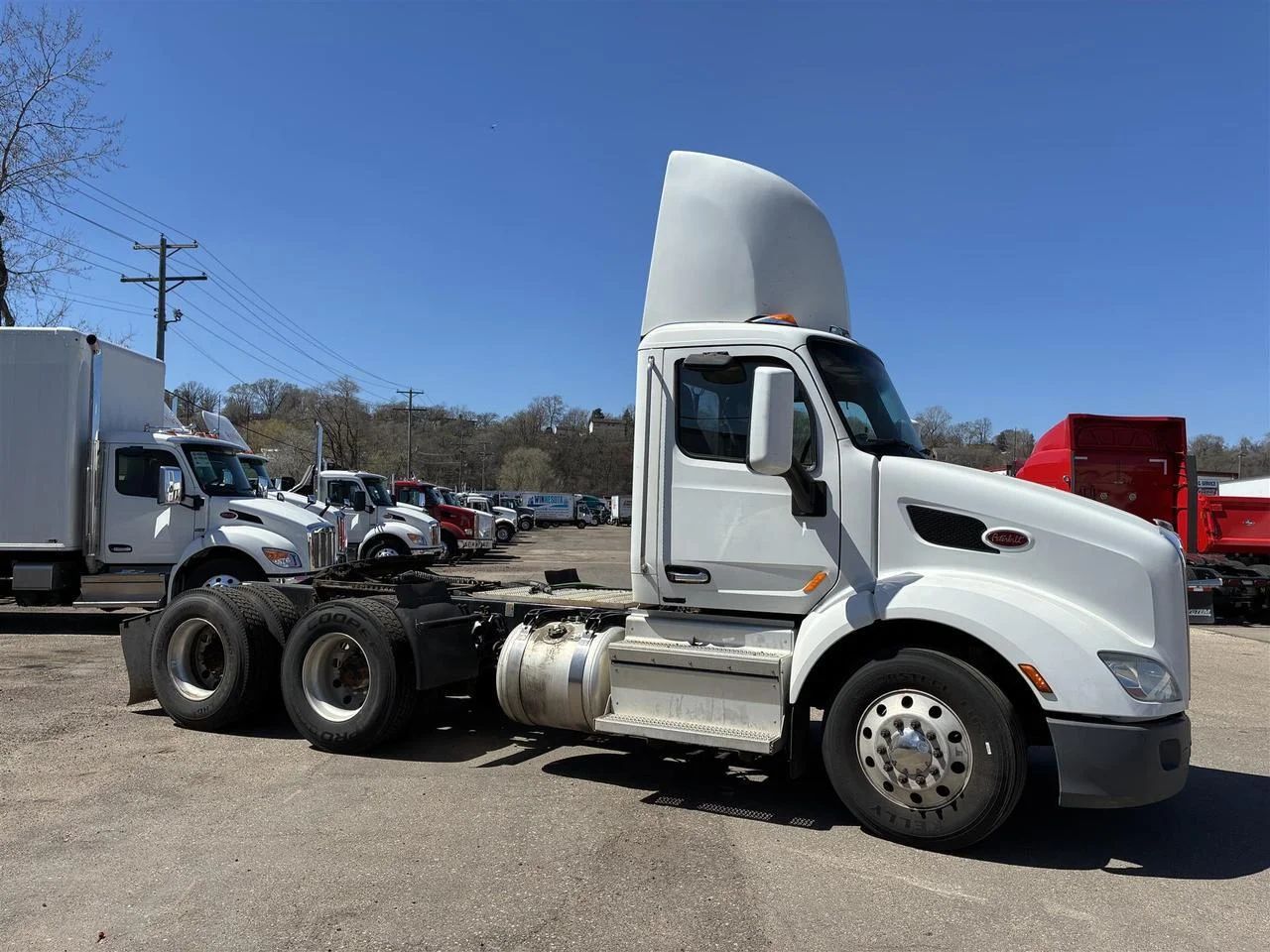 2020 Peterbilt 579 - image 4