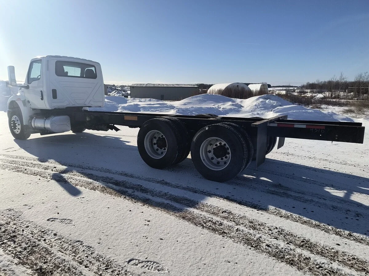 2021 International MV - image 3