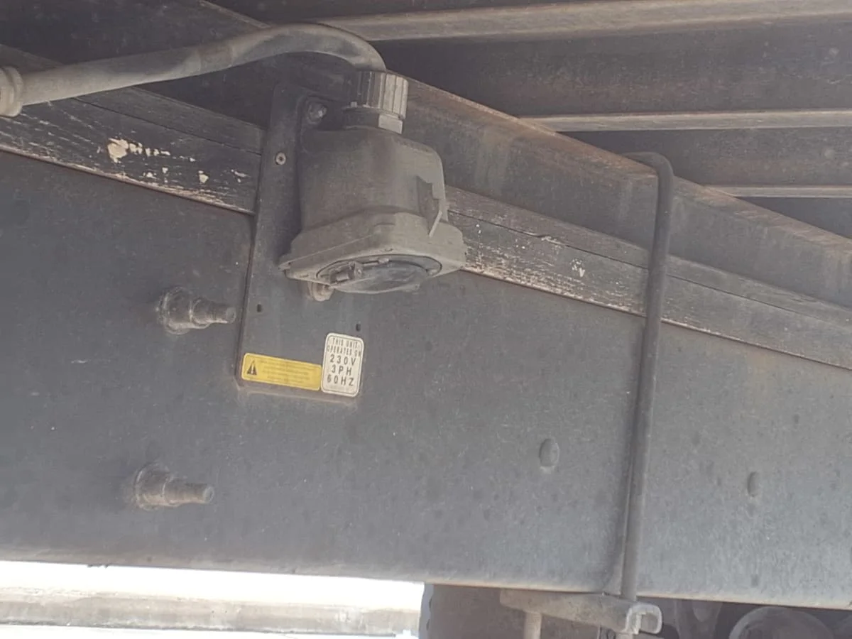 2017 International 4300 - image 14