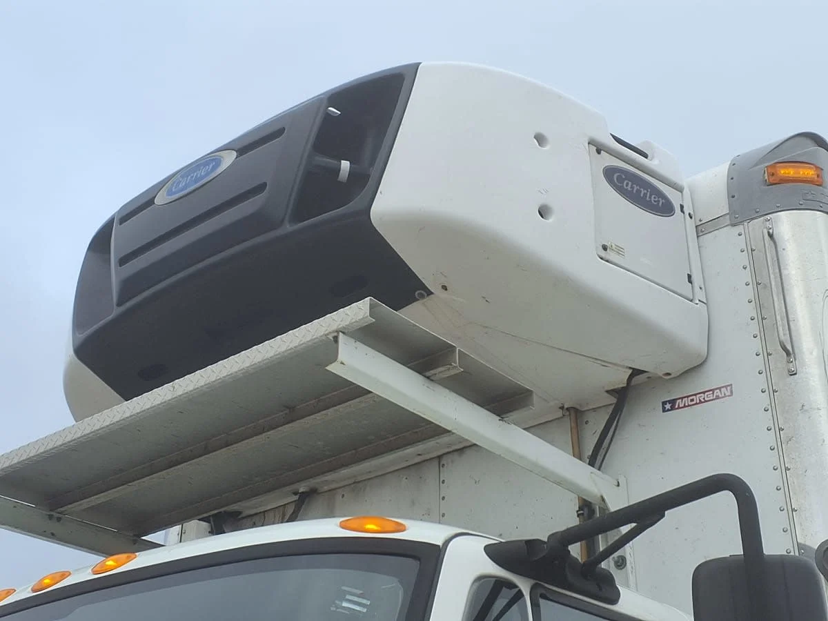 2017 International 4300 - image 7