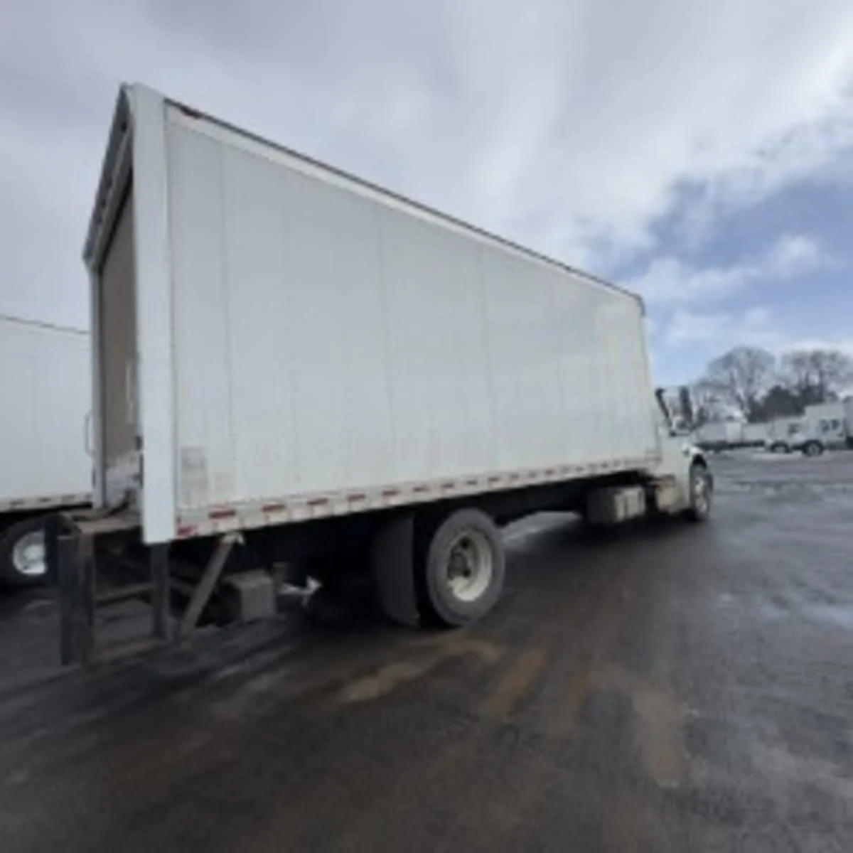 2019 Freightliner M2 106 - image 4