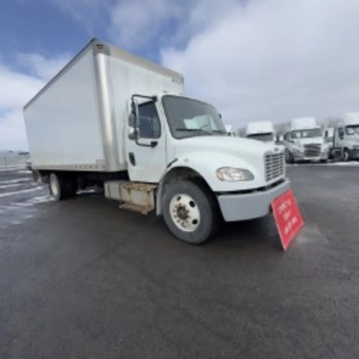 2019 Freightliner M2 106 - image 3