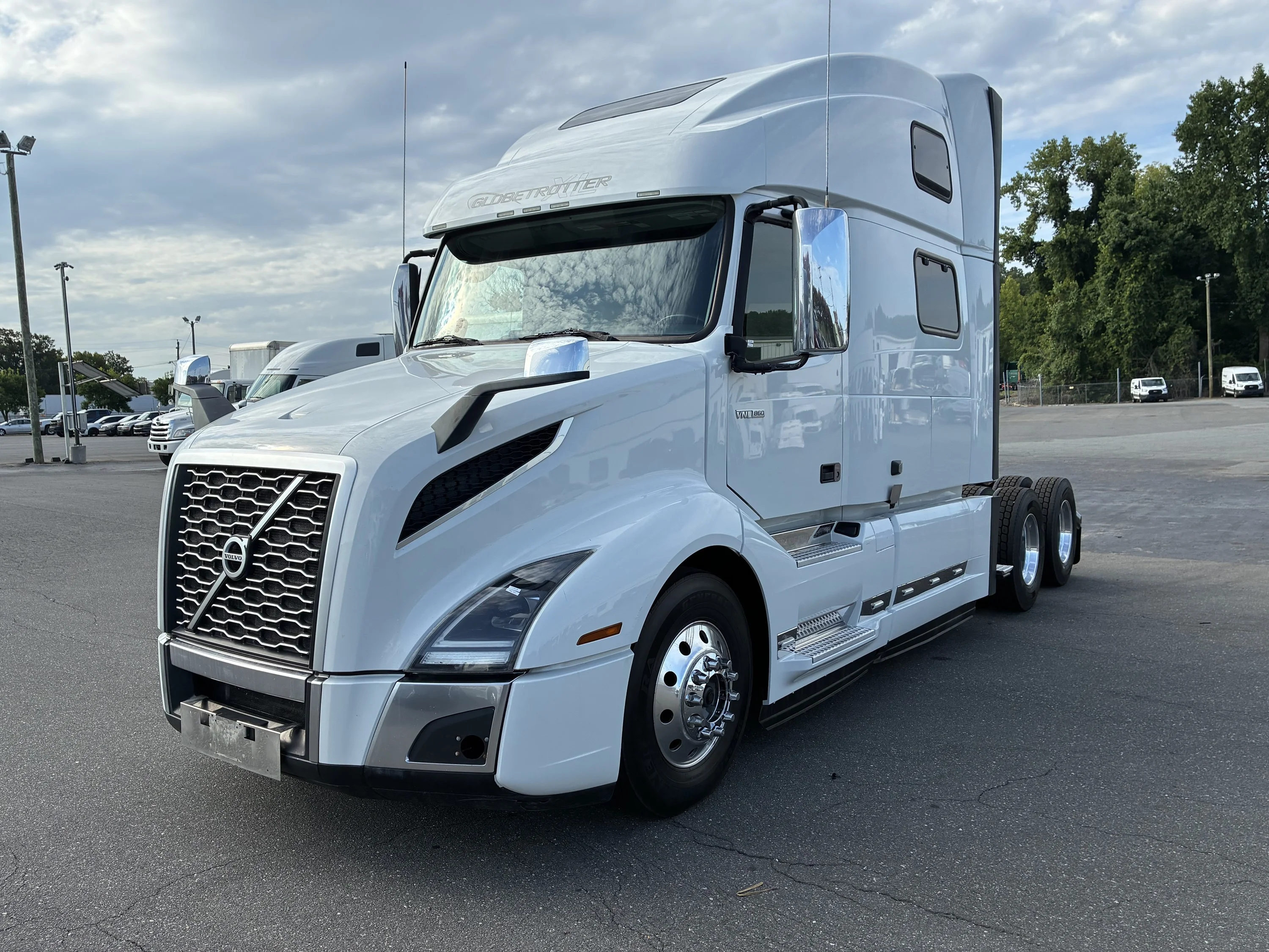2023 Volvo VNL 860 in Greensboro, NC — photo 15