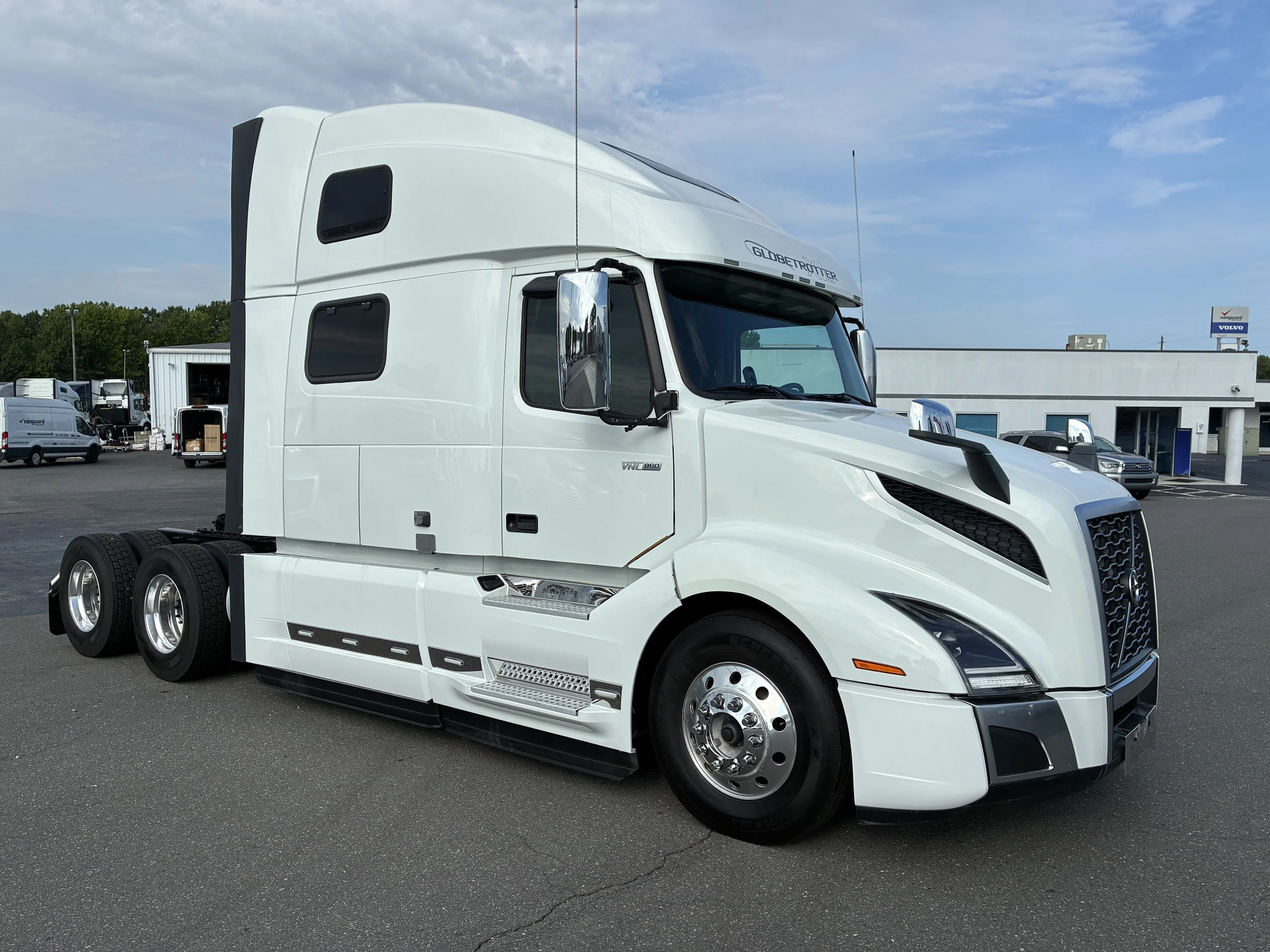 2023 Volvo VNL 860