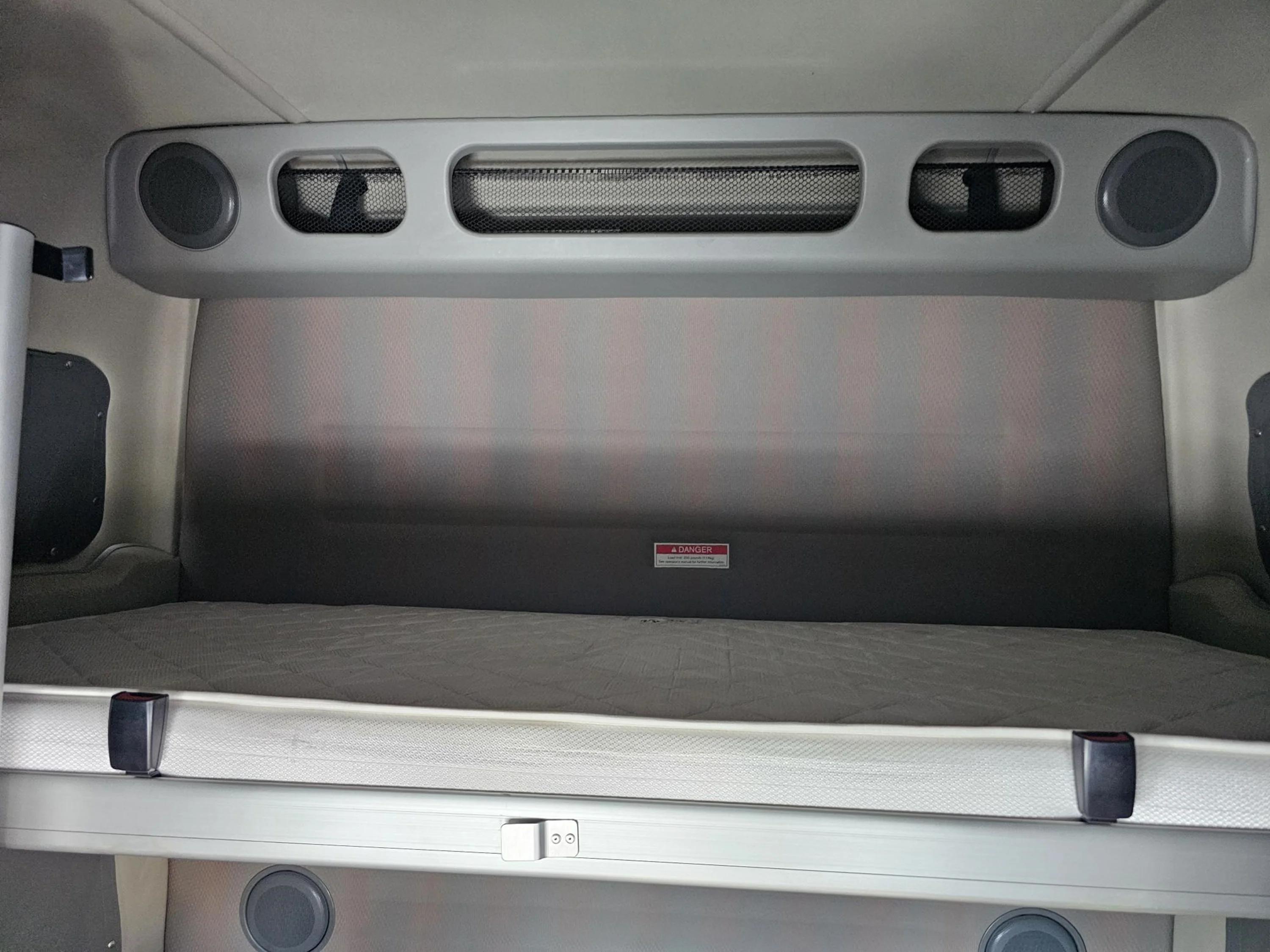 2023 Volvo VNL 860 in Greensboro, NC — photo 14