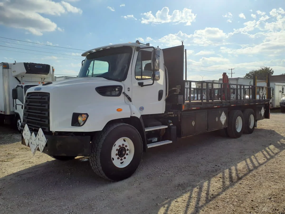 2018 Freightliner 114SD - image 3