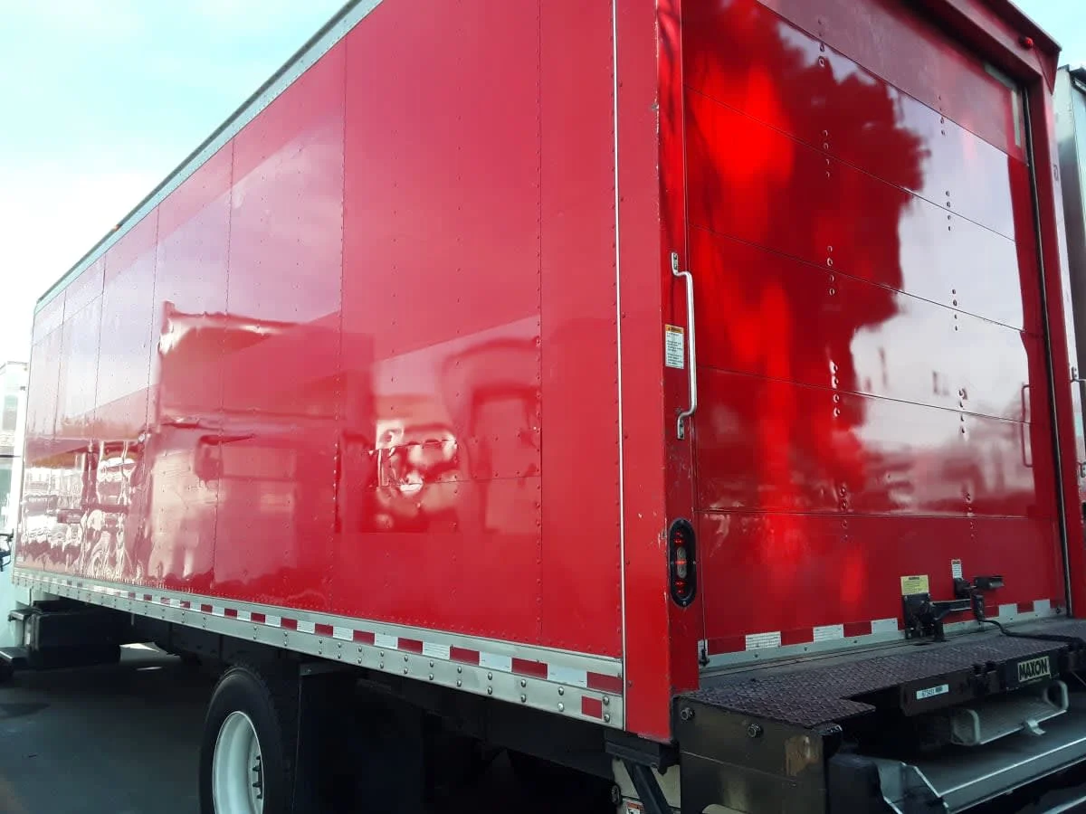 2017 Freightliner M2 106 - image 4