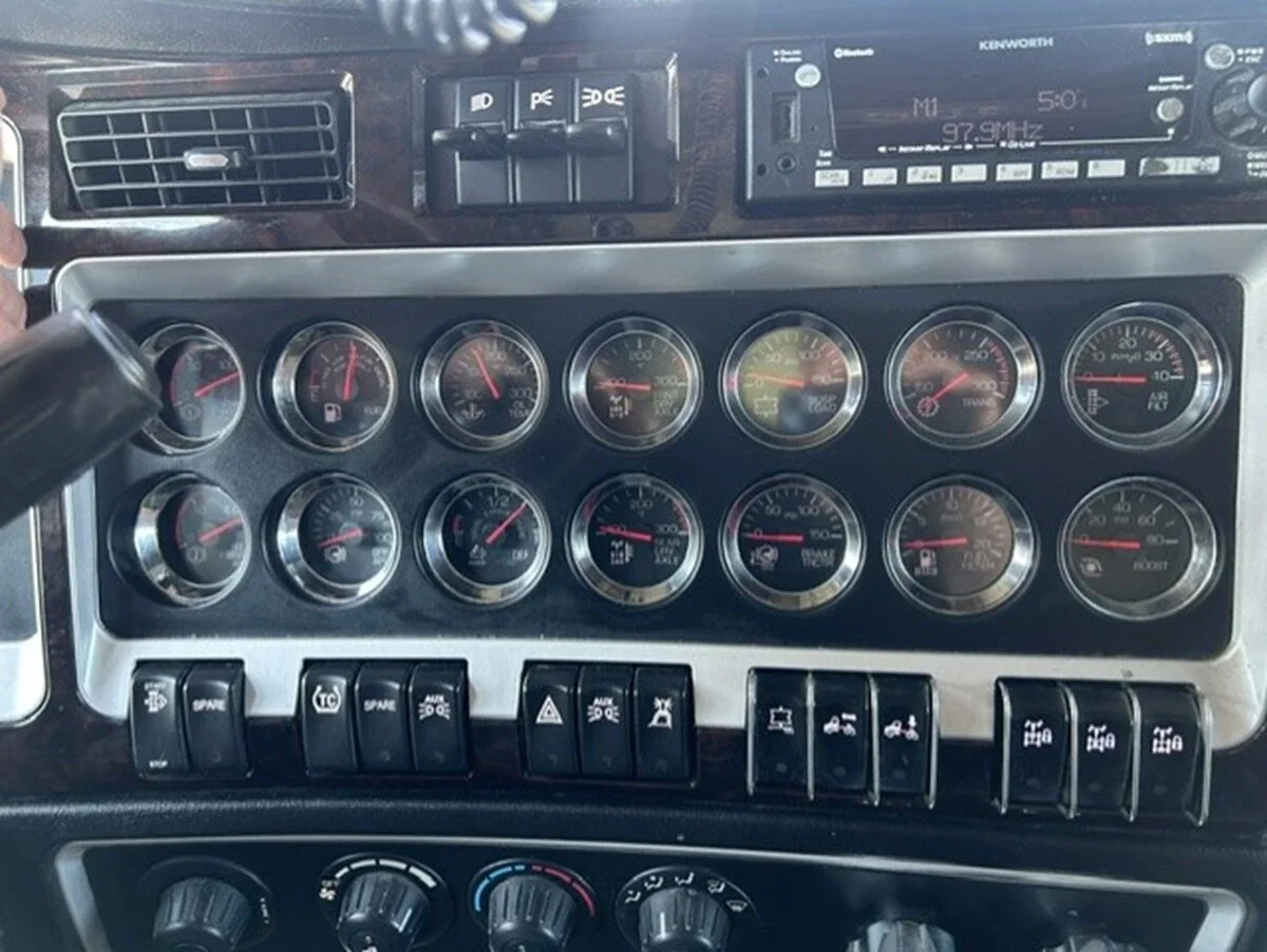 2022 Kenworth W900 — photo 17