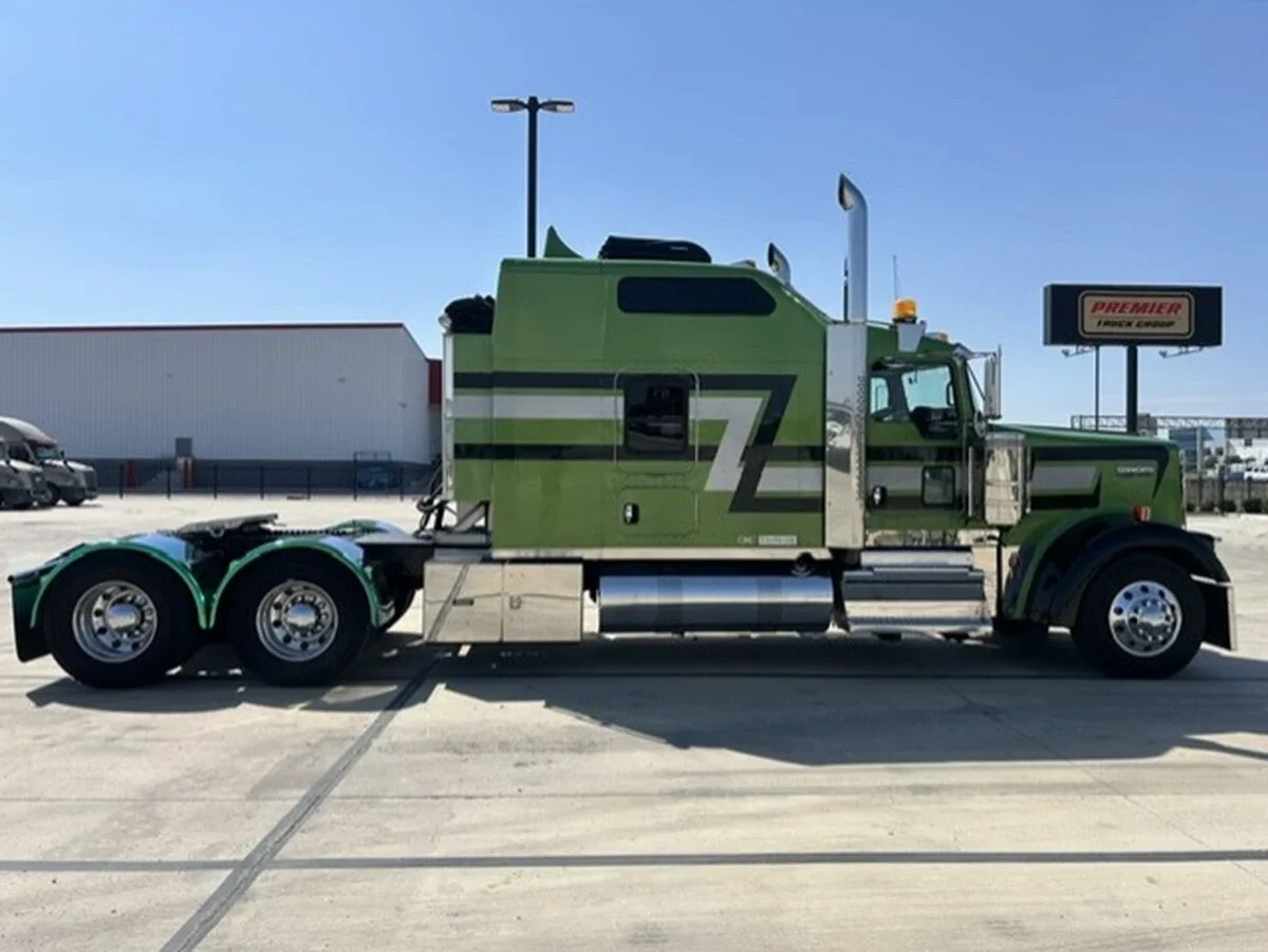 2022 Kenworth W900 — photo 7