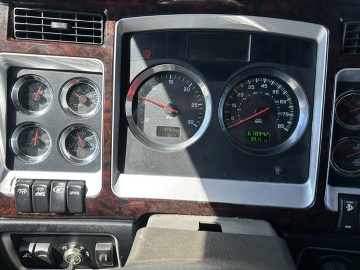 2022 Kenworth W900 — photo 18