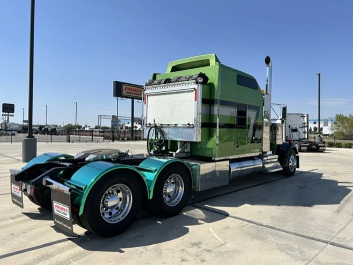 2022 Kenworth W900 — photo 8