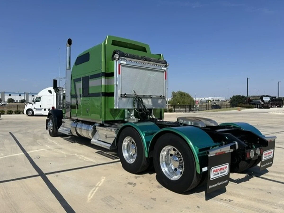 2022 Kenworth W900 — photo 3