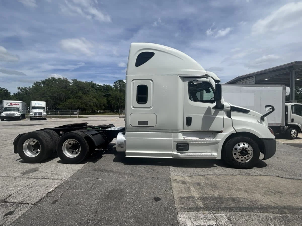 2022 Freightliner Cascadia in Atlanta, GA
