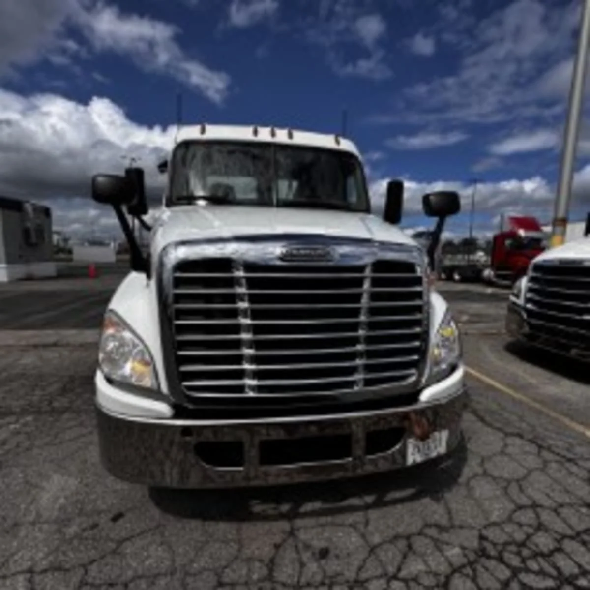 2018 Freightliner Cascadia in Syracuse, NY — photo 2