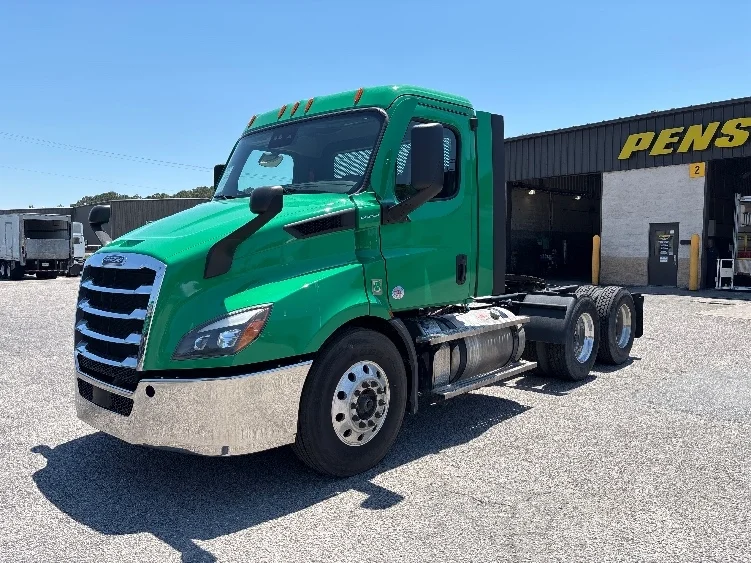 2022 Freightliner Cascadia in Comstock Park, MI — photo 3