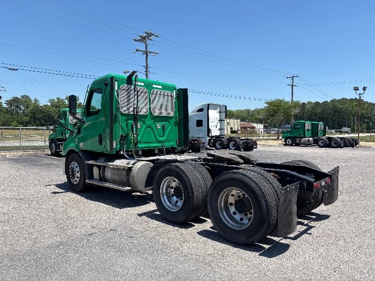 2022 Freightliner Cascadia in Comstock Park, MI — photo 5
