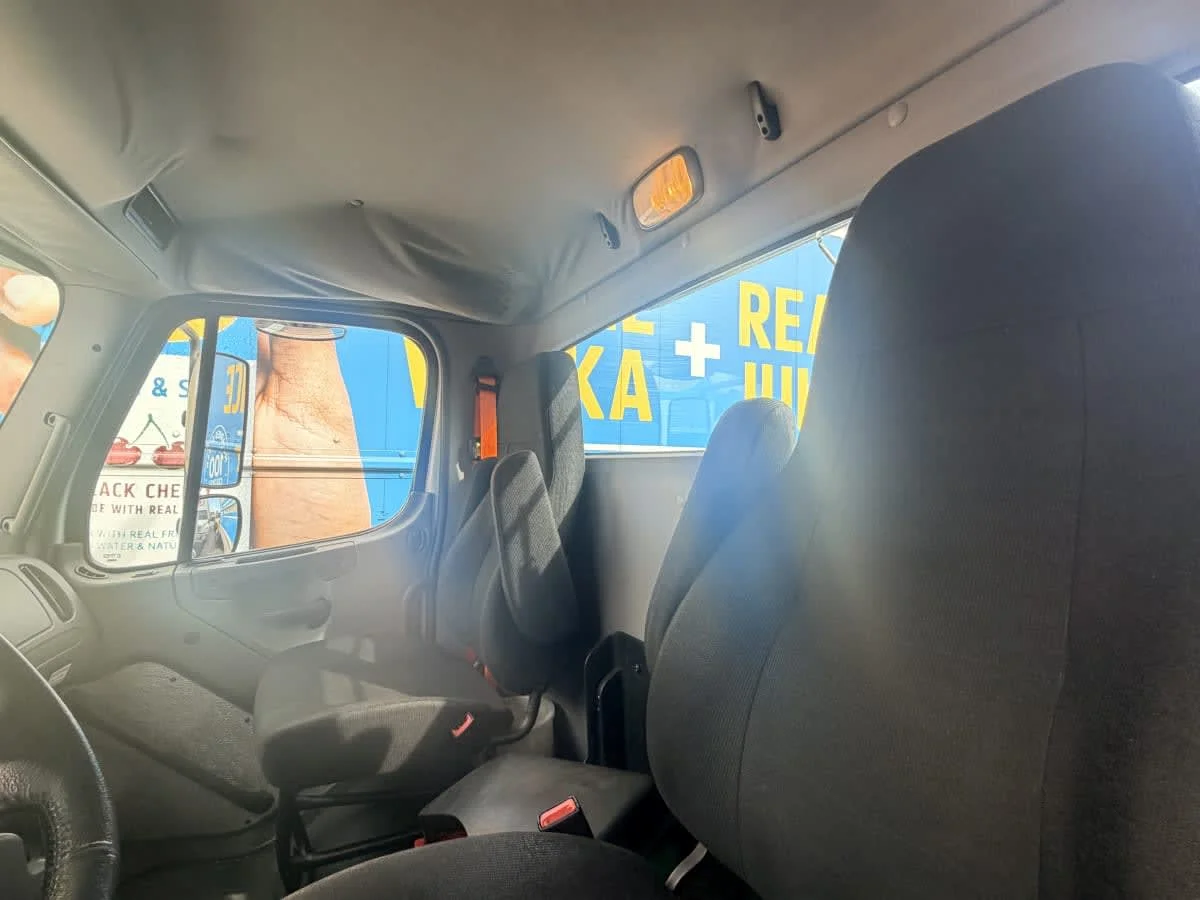 2017 Freightliner M2 112 - image 7