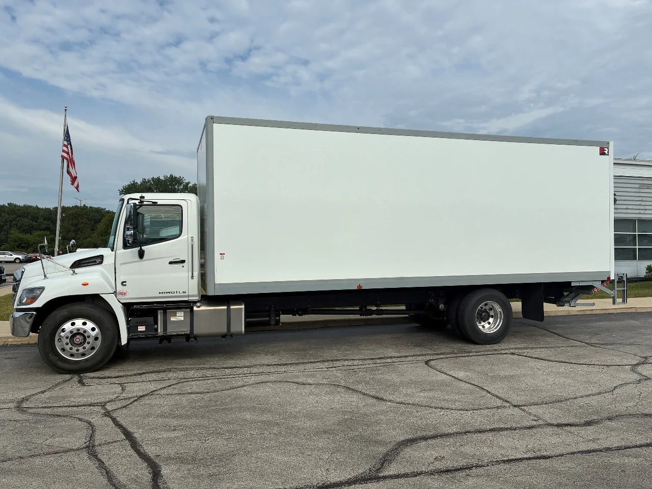 2025 Hino in Waterloo, IA — photo 3