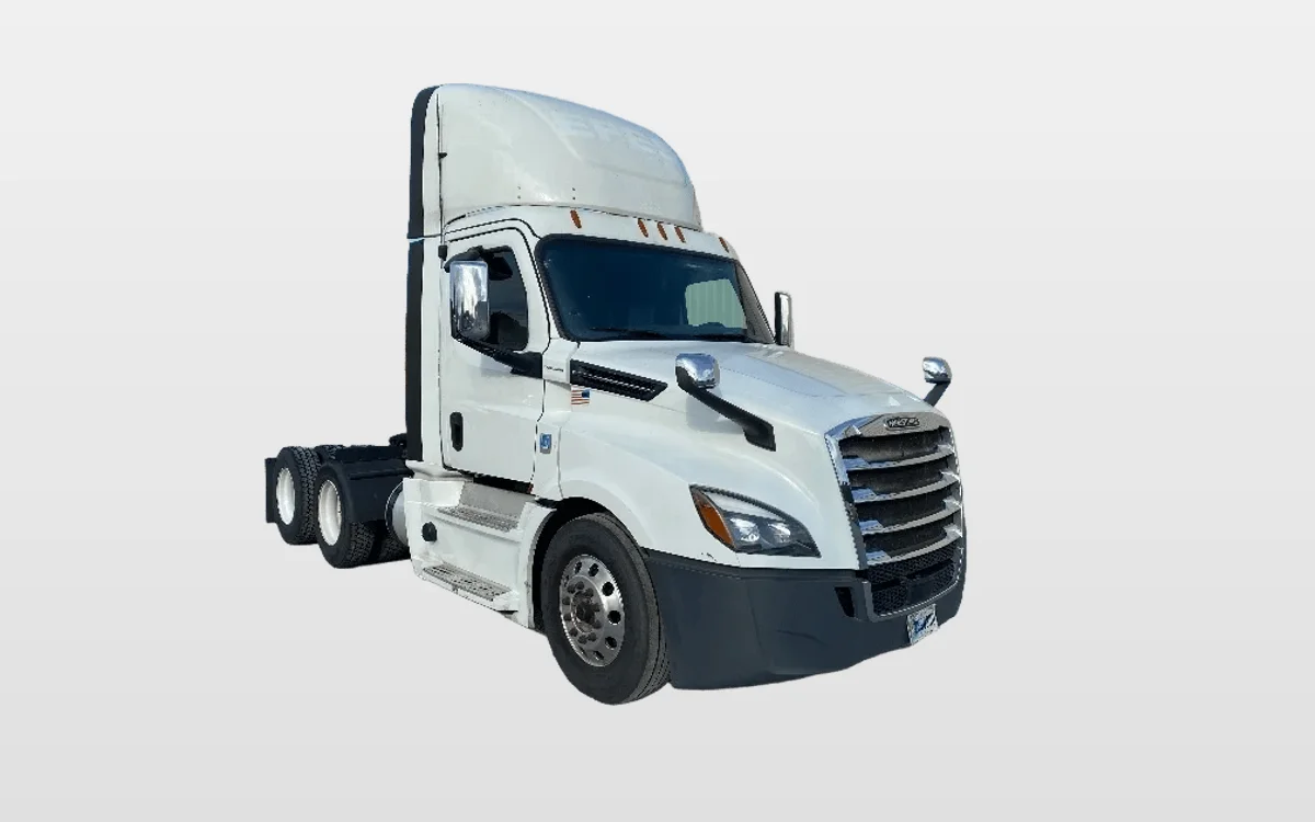 2020 Freightliner Cascadia - image 1
