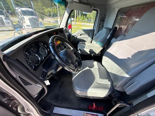 2016 Kenworth T880 in McDonough, GA — photo 20
