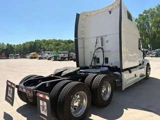 2023 Peterbilt 579 - image 3