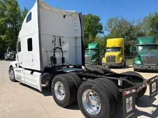 2023 Peterbilt 579 - image 4