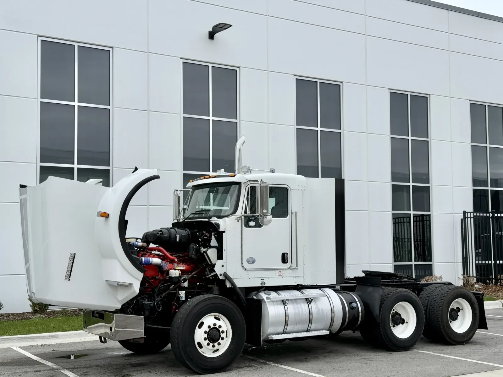 2015 Kenworth T800 - image 10