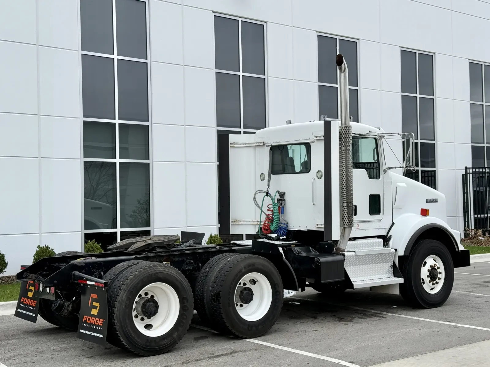 2015 Kenworth T800 - image 5
