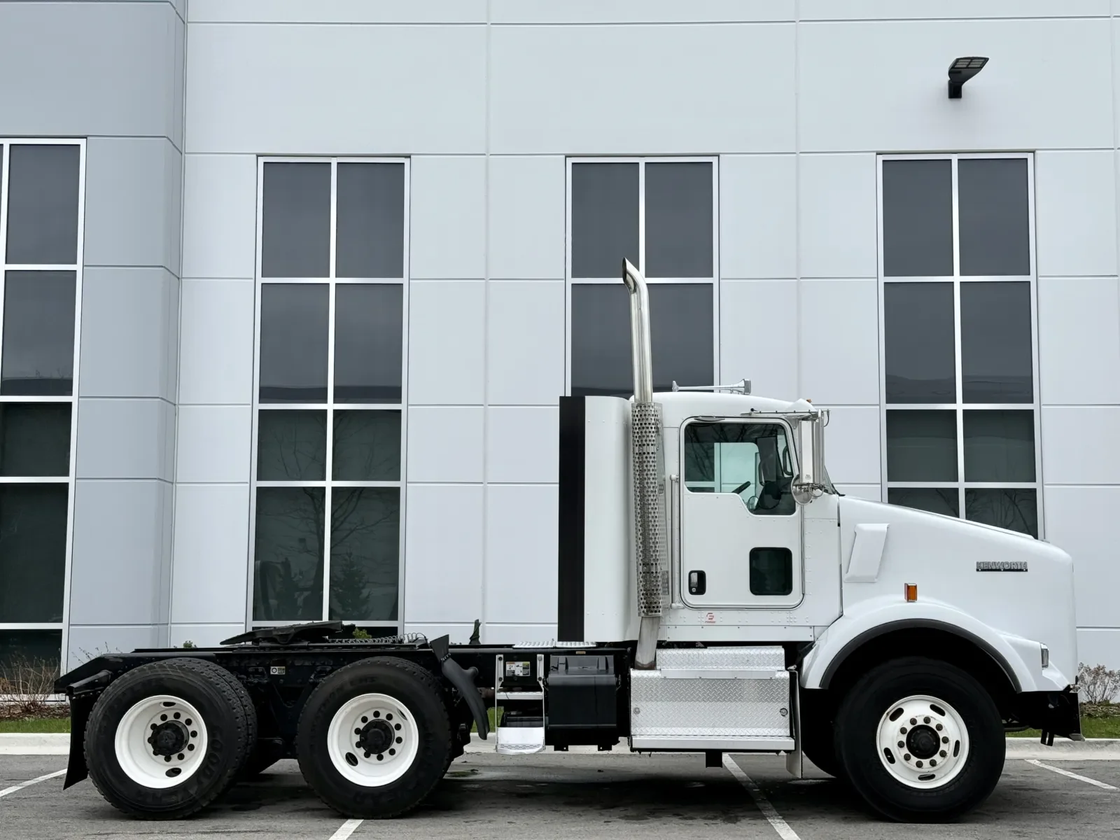 2015 Kenworth T800 - image 3