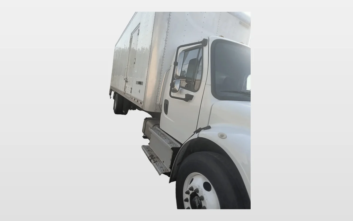 2019 Freightliner M2 106 - image 1