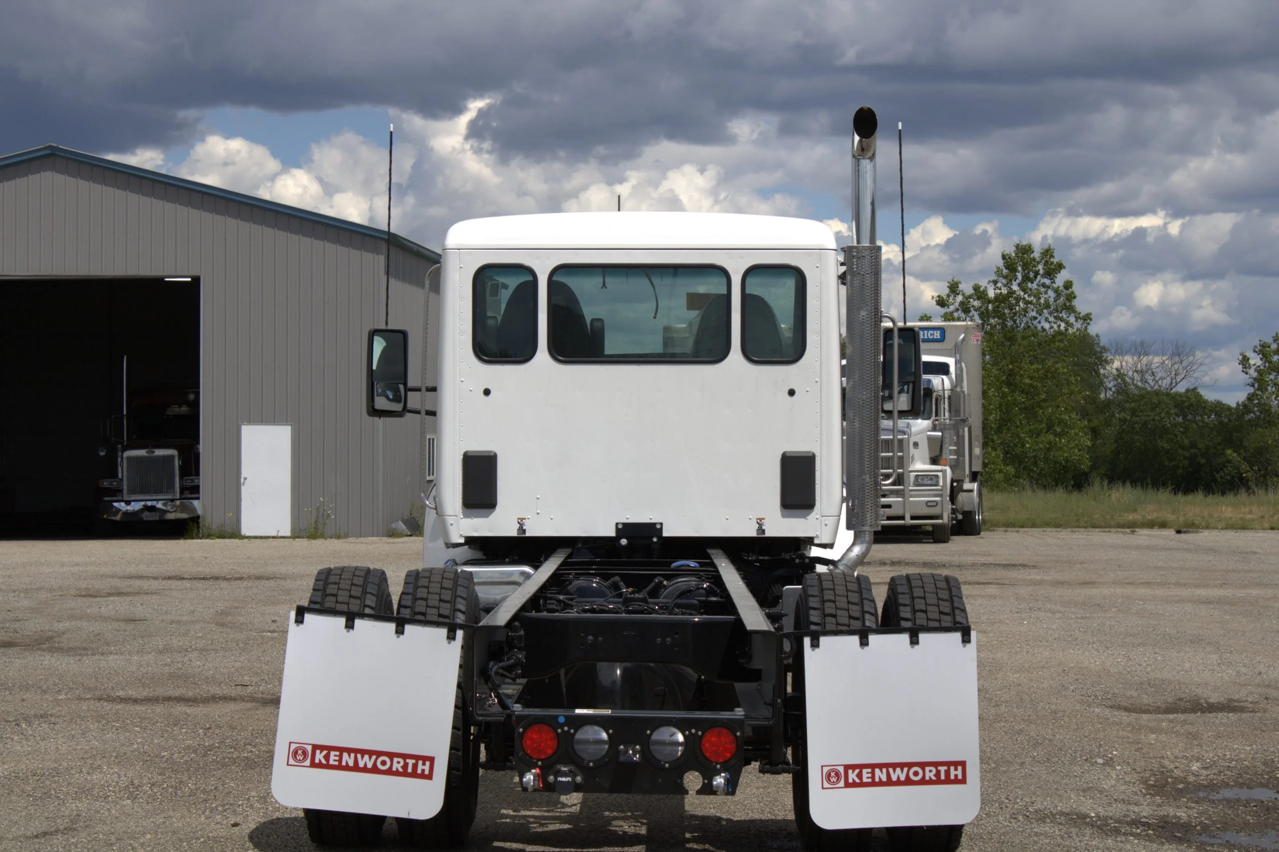 2027 Kenworth T280 — photo 6