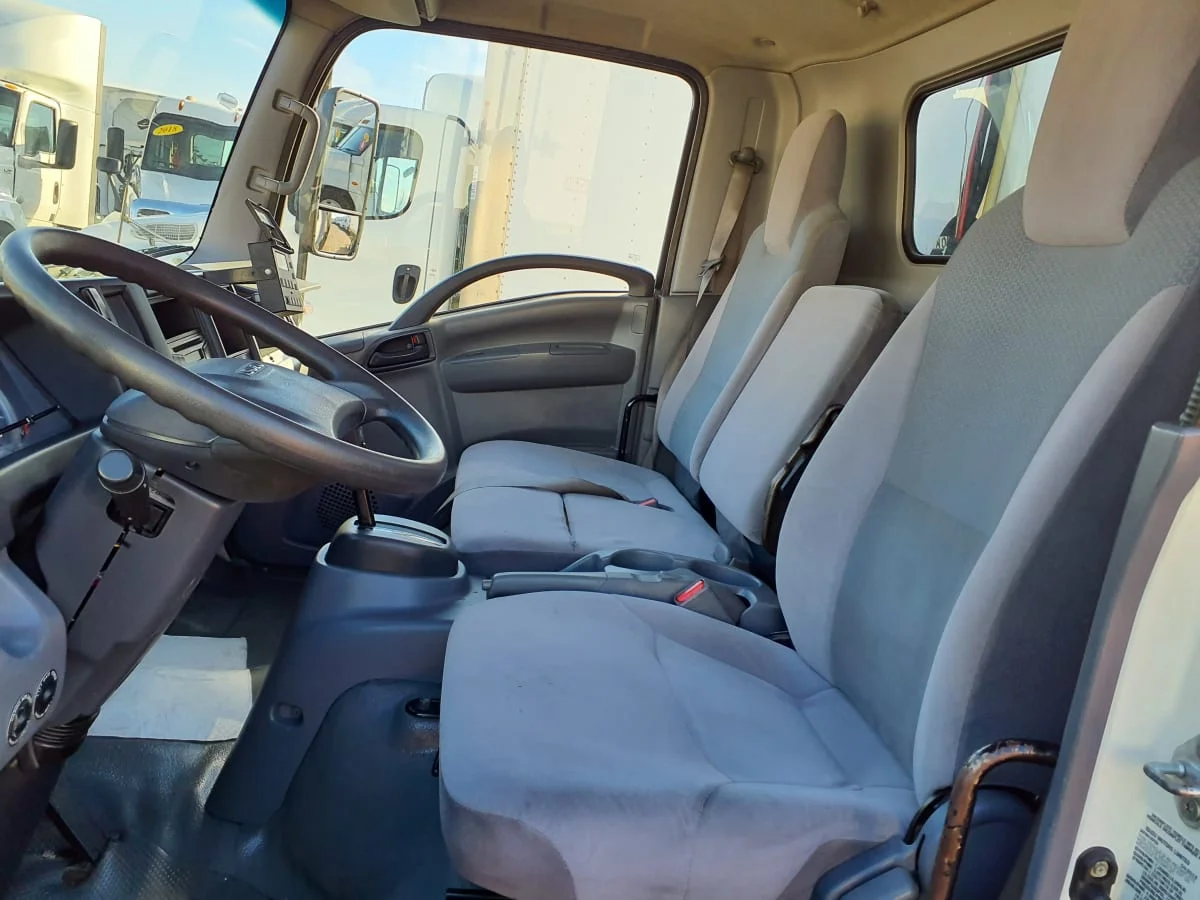 2016 Isuzu NPR - image 8