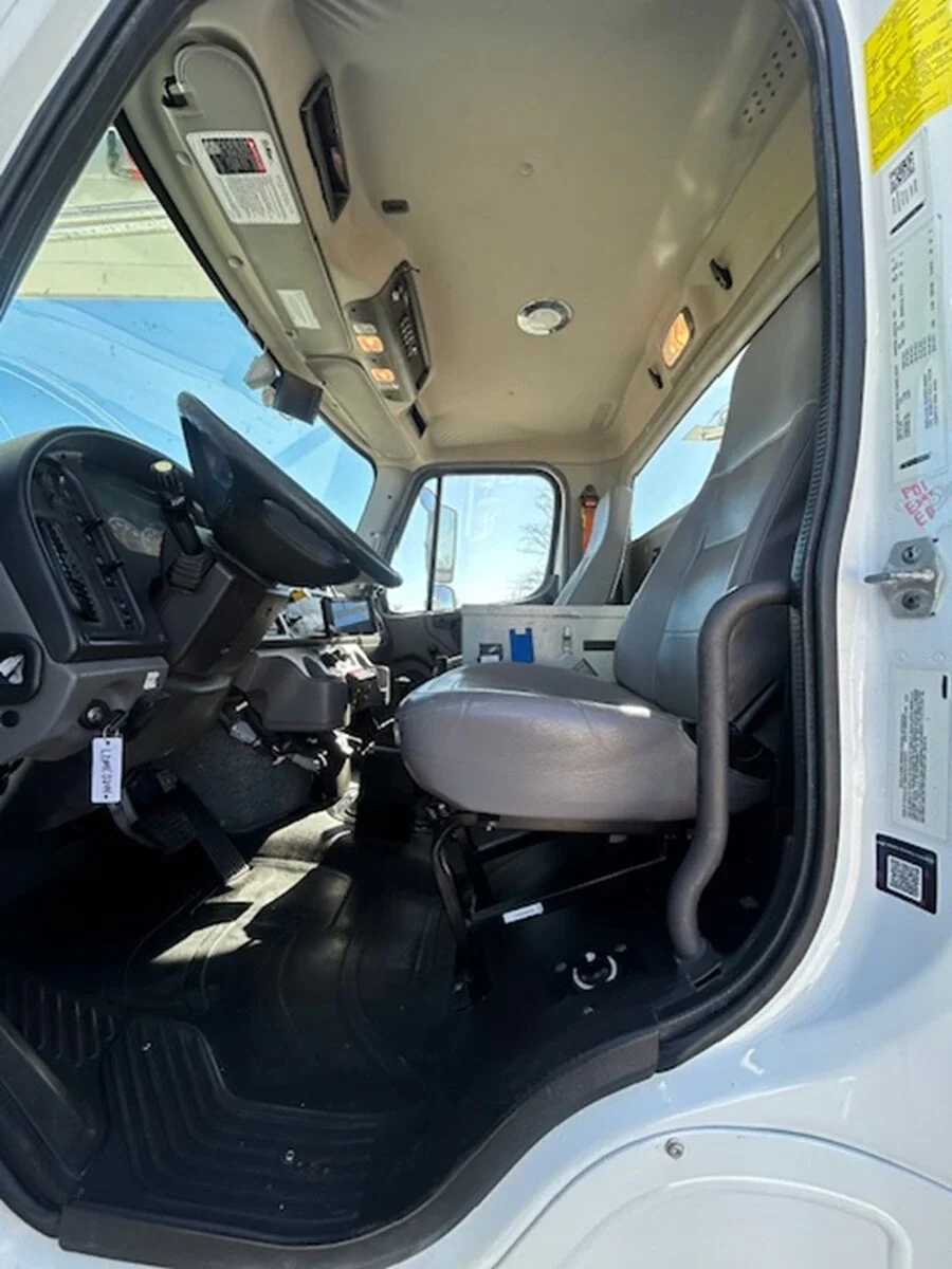 2020 Freightliner M2 106 - image 15