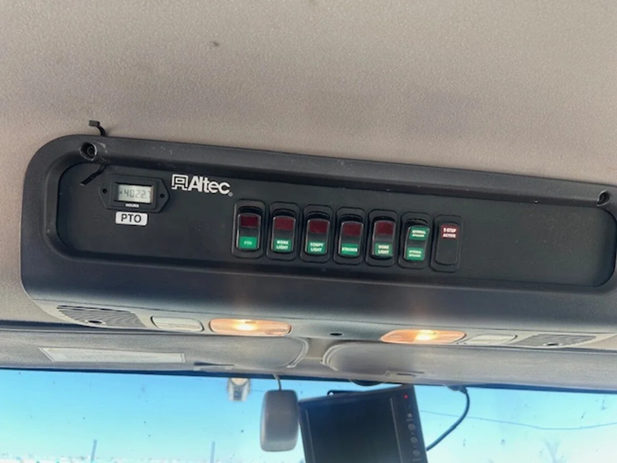 2020 Freightliner M2 106 - image 18