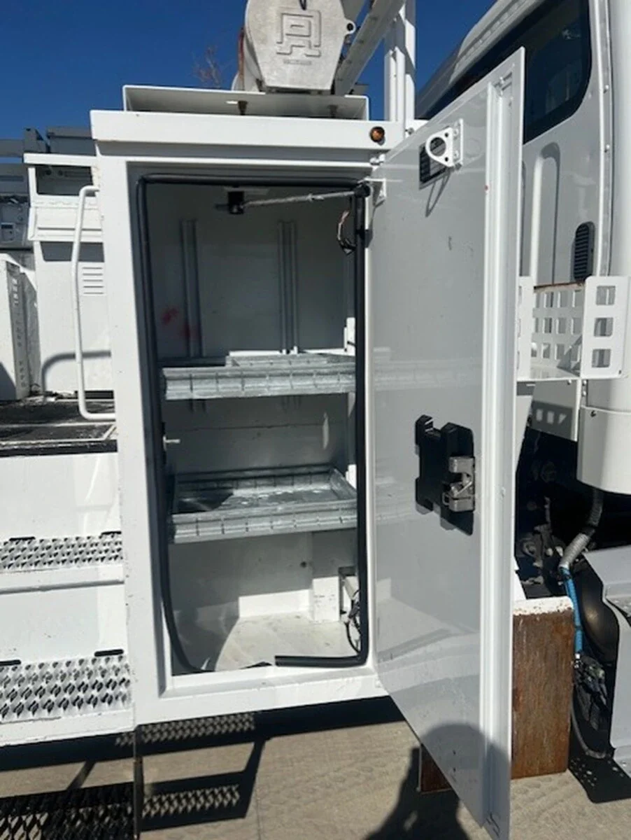 2020 Freightliner M2 106 - image 24