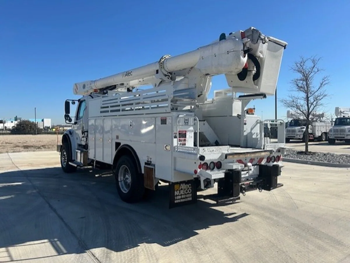 2020 Freightliner M2 106 in Fort Worth, TX — photo 3