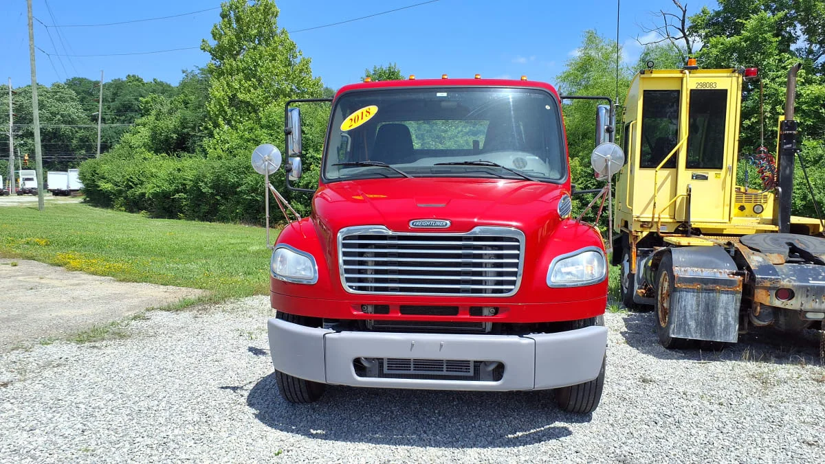 2018 Freightliner M2 106 in West Chester, OH — photo 2