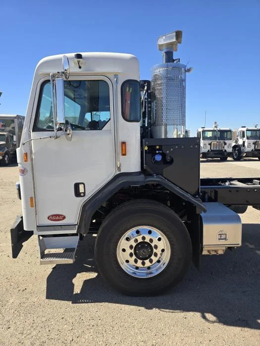 2026 Peterbilt 520 in Houston, TX — photo 4