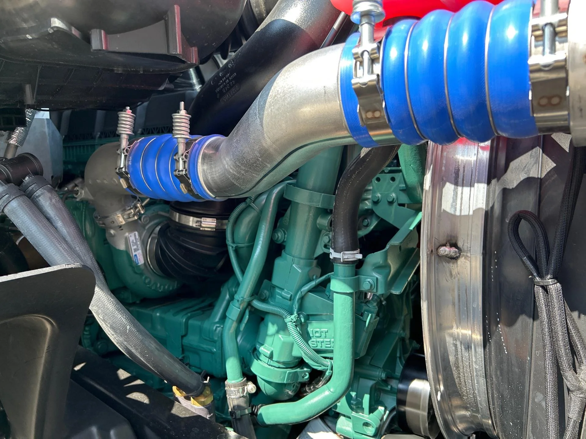 2027 Volvo in Commerce City, CO — photo 12