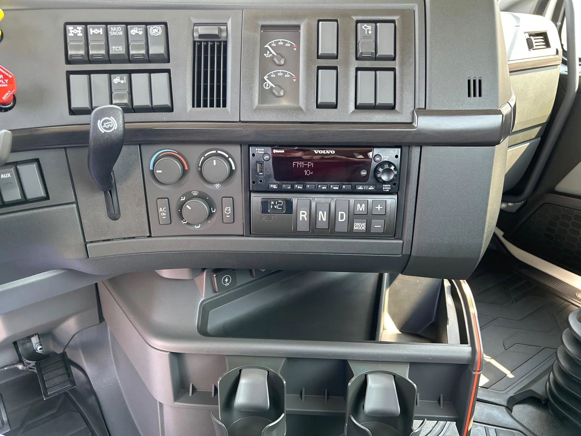 2027 Volvo in Commerce City, CO — photo 15