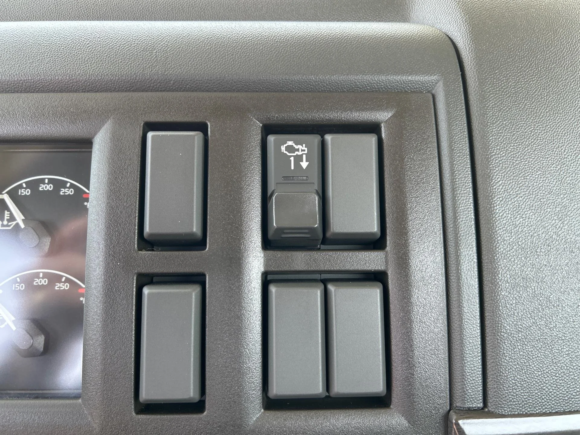 2027 Volvo in Commerce City, CO — photo 18