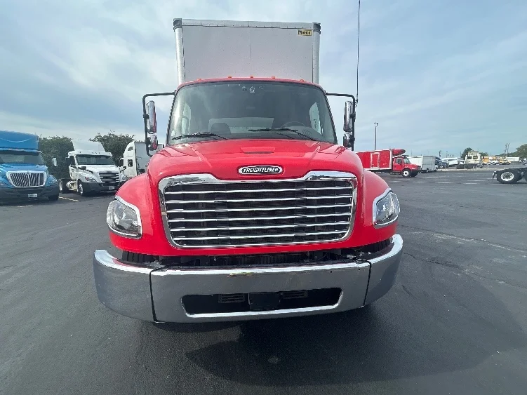 2022 Freightliner eM2 in Columbus, OH — photo 2