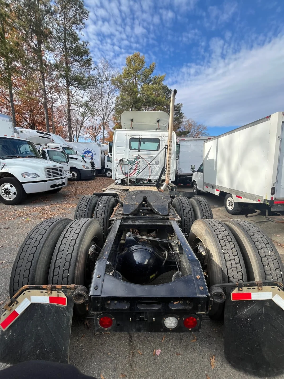 2020 Volvo VNL 860 - image 5