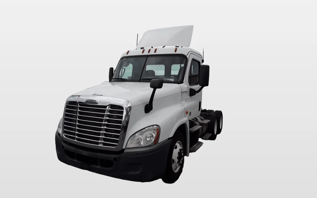 2016 Freightliner Cascadia - image 1